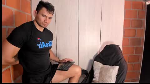 Snapshot of gendersonfit chatting on July 2026 09:10:01 PM gendersonfit online show from July 2026 09:10:01 PM