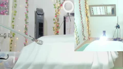 Snapshot of genesis__love_ chatting on October 2025 09:28:02 AM Genesis online show from October 2025 09:28:02 AM