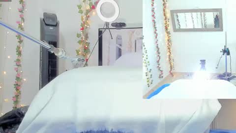 Snapshot of genesis__love_ chatting on October 2025 09:29:02 AM Genesis online show from October 2025 09:29:02 AM