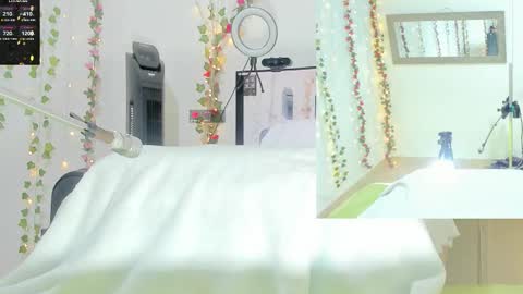 Snapshot of genesis__love_ chatting on October 2025 09:23:01 AM Genesis online show from October 2025 09:23:01 AM