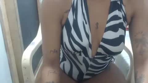 genesis_latina20 online show from February 2026 06:51:01 AM