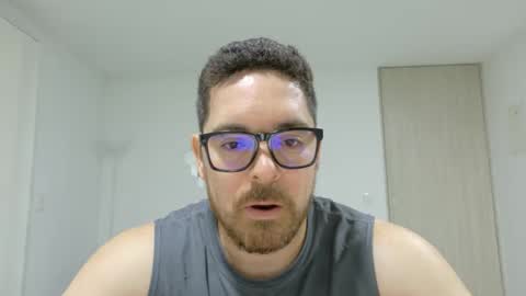 genesis_wb online show from May 2026 11:44:01 PM