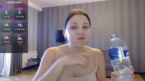 Snapshot of genev__ievee chatting on July 2026 02:40:02 PM genev__ievee online show from July 2026 02:40:02 PM