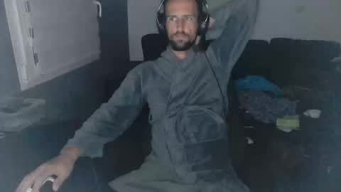 Edouard online show from November 2025 09:50:02 PM