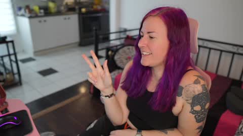 Snapshot of gennyrock chatting on December 2024 04:35:02 PM Genny Rock and online show from December 2024 04:35:02 PM