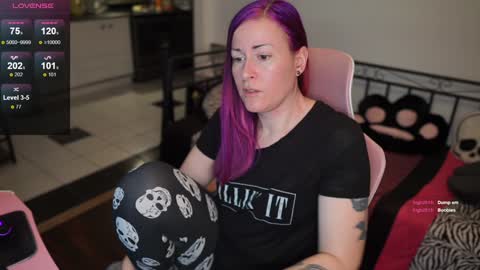 Snapshot of gennyrock chatting on January 2025 10:43:01 PM Genny Rock and online show from January 2025 10:43:01 PM