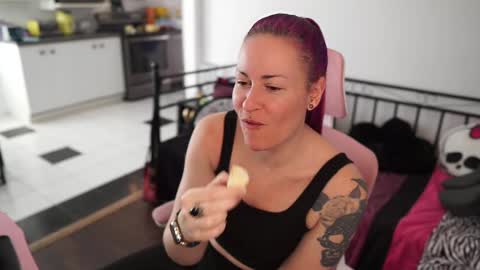 Snapshot of gennyrock chatting on February 2025 04:33:02 PM Genny Rock and online show from February 2025 04:33:02 PM