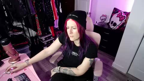 Snapshot of gennyrock chatting on October 2025 12:38:02 AM Genny Rock and online show from October 2025 12:38:02 AM