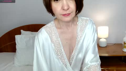 Snapshot of gentlywomen chatting on March 2026 10:53:01 AM Elena online show from March 2026 10:53:01 AM