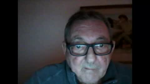Snapshot of georg1412 chatting on December 2024 04:01:02 PM georg1412 online show from December 2024 04:01:02 PM