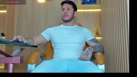 Snapshot of george_diesell_ chatting on October 2025 05:08:01 AM George online show from October 2025 05:08:01 AM