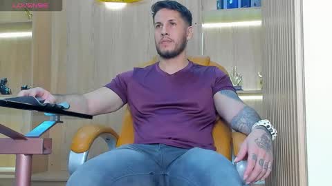 Snapshot of george_diesell_ chatting on November 2025 08:32:01 PM George online show from November 2025 08:32:01 PM