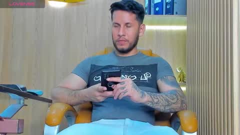 Snapshot of george_diesell_ chatting on November 2025 09:04:01 PM George online show from November 2025 09:04:01 PM