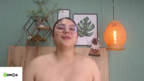 Snapshot of george_jonnes69 chatting on December 2024 01:22:01 PM Geo J online show from December 2024 01:22:01 PM