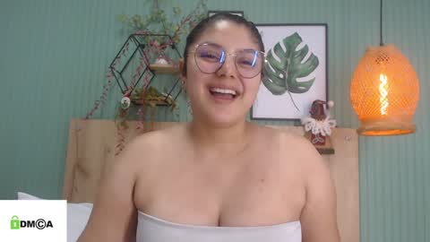 Snapshot of george_jonnes69 chatting on December 2024 01:17:01 PM Geo J online show from December 2024 01:17:01 PM