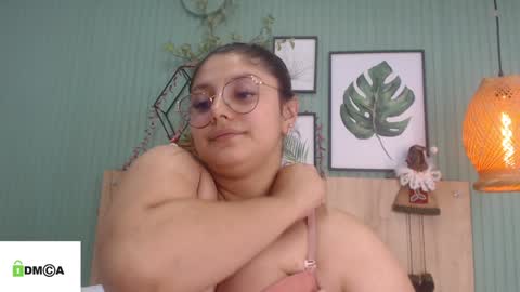 Snapshot of george_jonnes69 chatting on December 2024 05:03:01 PM Geo J online show from December 2024 05:03:01 PM