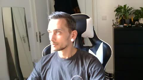 georgek0011 online show from June 2026 06:45:01 PM