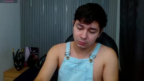 Snapshot of georgesmith_1 chatting on April 2026 12:24:02 AM GEORGE online show from April 2026 12:24:02 AM