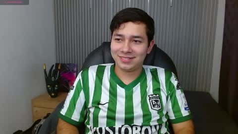 Snapshot of georgesmith_1 chatting on April 2026 04:48:01 AM GEORGE online show from April 2026 04:48:01 AM
