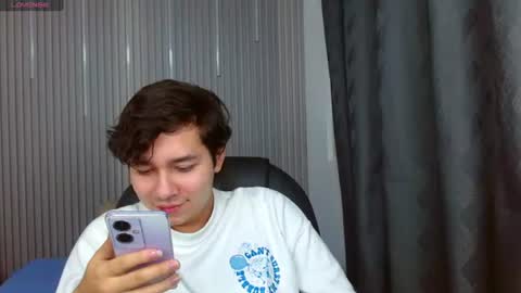 Snapshot of georgesmith_1 chatting on June 2026 04:25:02 AM GEORGE online show from June 2026 04:25:02 AM