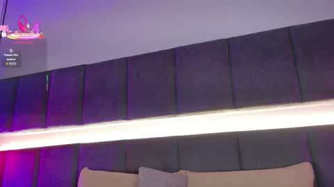 Kendal  online show from November 2025 02:02:01 AM