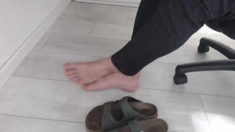 GermanSoleBro online show from November 2025 07:29:01 AM