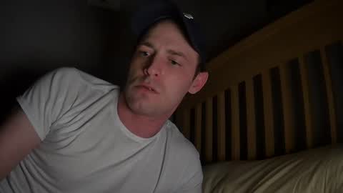 Snapshot of gfymb chatting on December 2024 07:39:01 AM MikeyyLikesIt online show from December 2024 07:39:01 AM