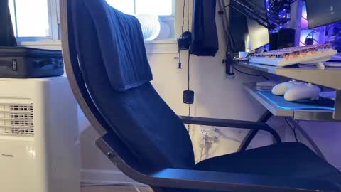 big boy ghost face online show from November 2025 03:23:01 PM