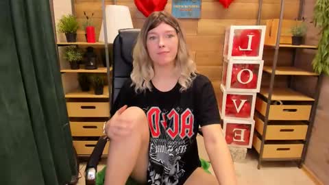 Snapshot of ghostly_temptation chatting on February 2025 08:36:02 PM Sweety online show from February 2025 08:36:02 PM