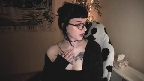 ghoticspectre online show from May 2026 05:18:02 PM