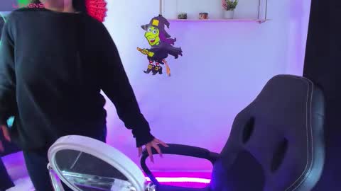 giaaaa   online show from October 2025 10:54:02 PM