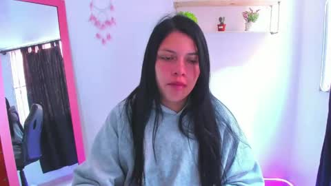 giaaaa   online show from May 2026 01:38:02 PM