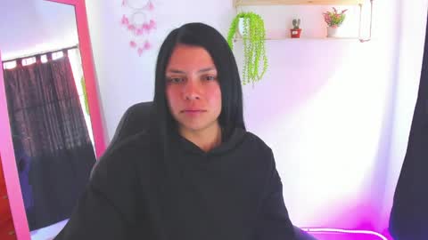 giaaaa   online show from May 2026 06:05:02 PM