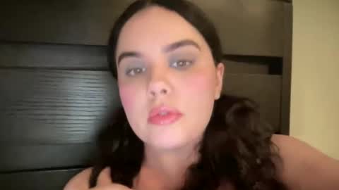 Snapshot of gia_is_horny chatting on December 2024 05:26:02 AM The Queen of Squirt online show from December 2024 05:26:02 AM