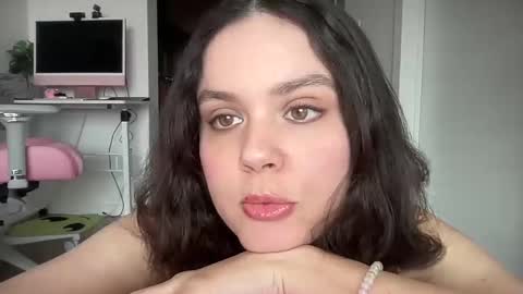 Snapshot of gia_is_horny chatting on December 2024 05:54:01 PM The Queen of Squirt online show from December 2024 05:54:01 PM