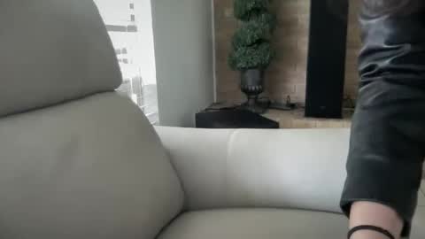 Snapshot of gia_is_horny chatting on December 2024 09:26:02 PM The Queen of Squirt online show from December 2024 09:26:02 PM