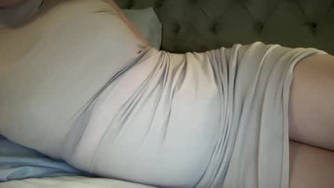 Snapshot of gia_is_horny chatting on March 2025 03:37:02 AM The Queen of Squirt online show from March 2025 03:37:02 AM