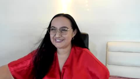 nahomi online show from January 2025 04:06:01 AM