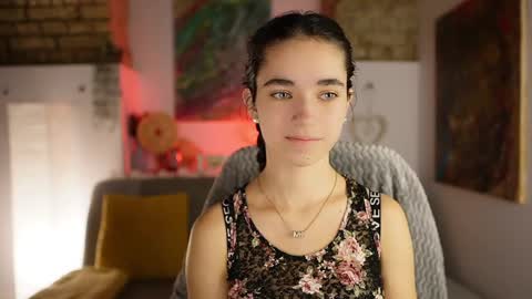 Snapshot of gia_paige18 chatting on December 2024 12:05:01 PM Gia Paige18 online show from December 2024 12:05:01 PM