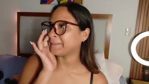 Gianella  online show from March 2026 05:17:02 PM