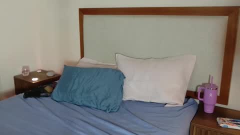 Gianella  online show from March 2026 02:04:02 AM