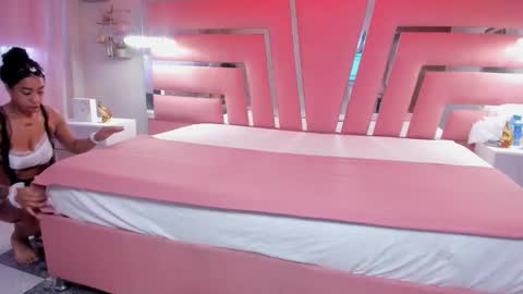 Snapshot of giadaparisi chatting on November 2025 06:17:01 PM Guiada online show from November 2025 06:17:01 PM