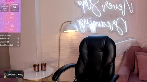 Snapshot of giaferrera_ chatting on December 2024 06:21:01 AM Gia Ferrera online show from December 2024 06:21:01 AM