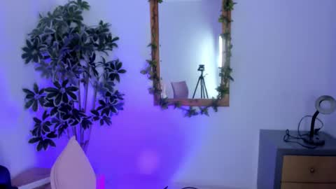 Snapshot of giafu chatting on October 2025 12:50:01 PM Gia online show from October 2025 12:50:01 PM