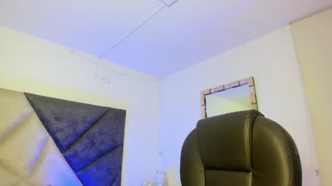 Gia  online show from June 2026 12:24:02 AM