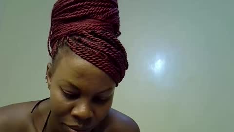 Snapshot of gianna_012 chatting on September 2025 05:35:02 PM ENNY online show from September 2025 05:35:02 PM