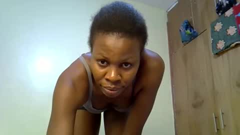 Snapshot of gianna_012 chatting on October 2025 03:40:01 PM ENNY online show from October 2025 03:40:01 PM