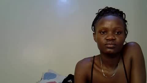 Snapshot of gianna_012 chatting on October 2025 10:25:01 AM ENNY online show from October 2025 10:25:01 AM