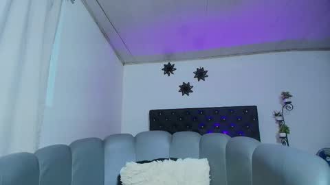 Snapshot of giannaroberts chatting on November 2025 10:51:02 AM Giana Roberts online show from November 2025 10:51:02 AM