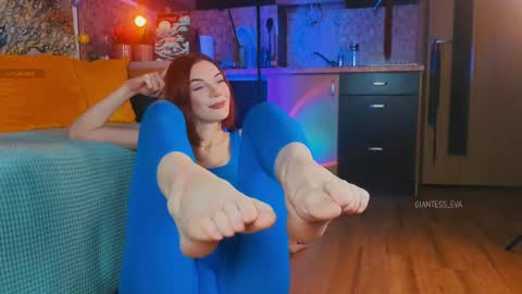 Snapshot of giantess_eva chatting on March 2025 12:45:01 PM Eva online show from March 2025 12:45:01 PM